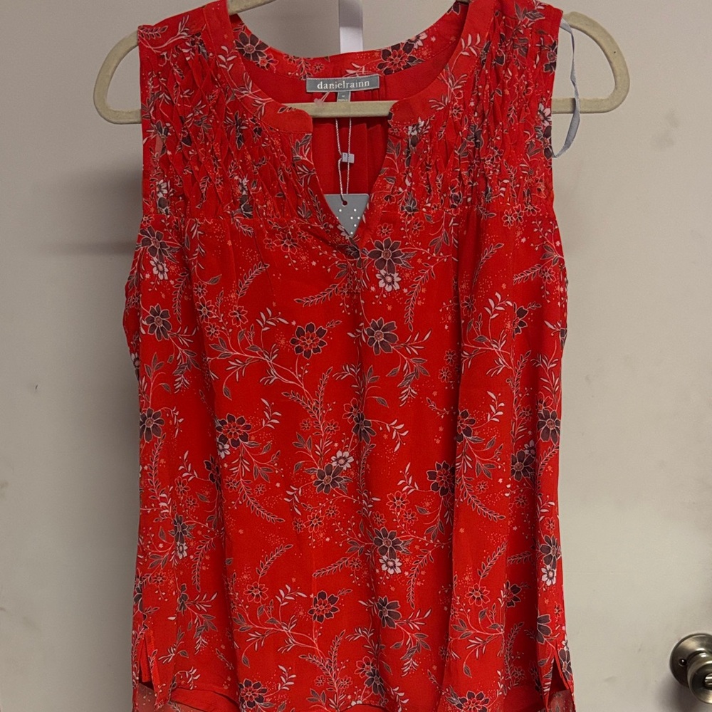 NWT Daniel Rainn Red Floral Sleeveless Blouse
